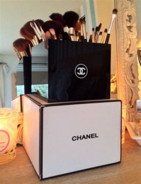 porta trucchi chanel|chanel handbags.